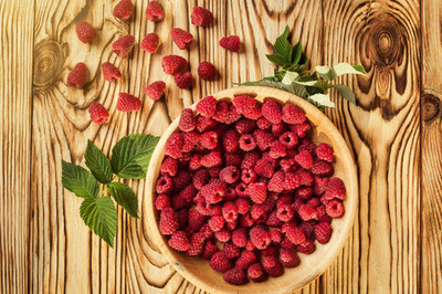 莓好时光 高分辨率镜头下的有机覆盆子