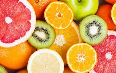 宝宝辅食添加指南 一周内需少食慎食的水果大全（宝妈必看）